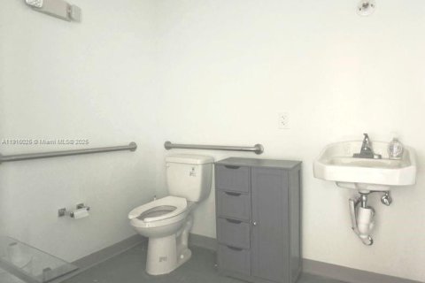 Propiedad comercial en venta en Miami Beach, Florida № 2054670 - foto 7