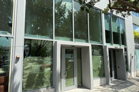 Propiedad comercial en venta en Miami Beach, Florida № 2054670 - foto 3