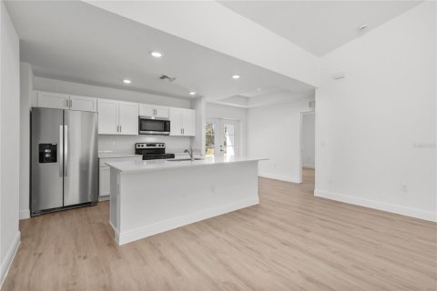 Casa en venta en Port Charlotte, Florida, 4 dormitorios, 144.56 m2 № 1903729 - foto 3