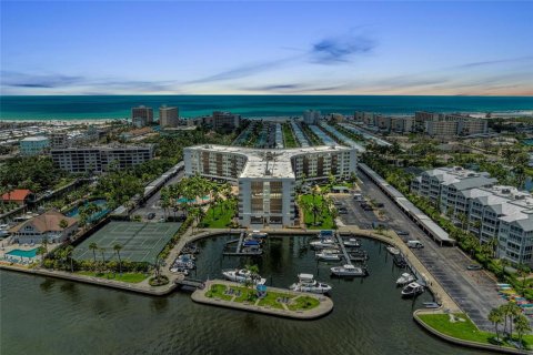 Купить кондоминиум в Сарасота, Флорида 7 комнат, 98.1м2, № 1826131 - фото 3