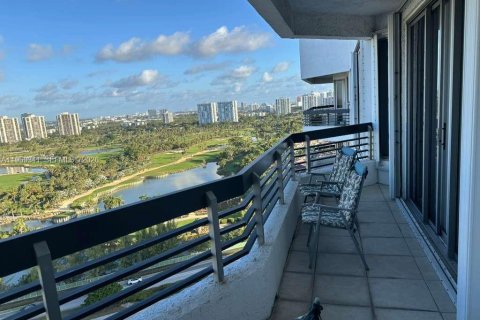 Condominio en alquiler en Aventura, Florida, 2 dormitorios, 109.72 m2 № 2030654 - foto 12