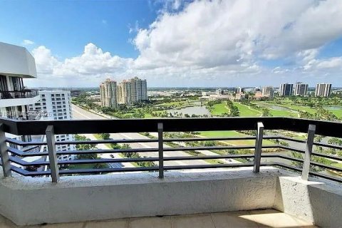 Condominio en alquiler en Aventura, Florida, 2 dormitorios, 109.72 m2 № 2030654 - foto 11