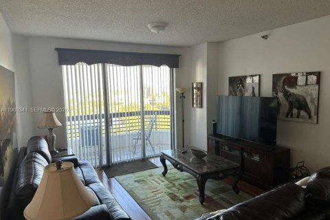Condominio en alquiler en Aventura, Florida, 2 dormitorios, 109.72 m2 № 2030654 - foto 4