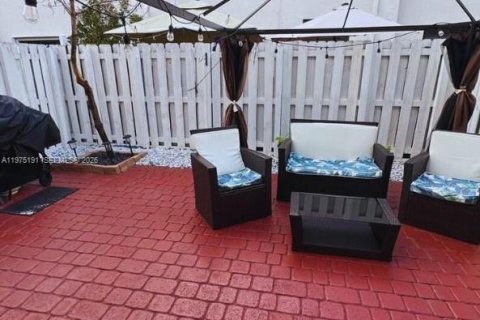 Adosado en alquiler en Miami, Florida, 3 dormitorios, 157.93 m2 № 2042742 - foto 30