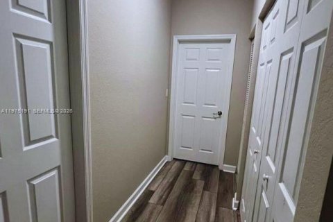 Adosado en alquiler en Miami, Florida, 3 dormitorios, 157.93 m2 № 2042742 - foto 16