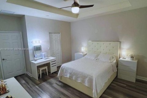 Adosado en alquiler en Miami, Florida, 3 dormitorios, 157.93 m2 № 2042742 - foto 17