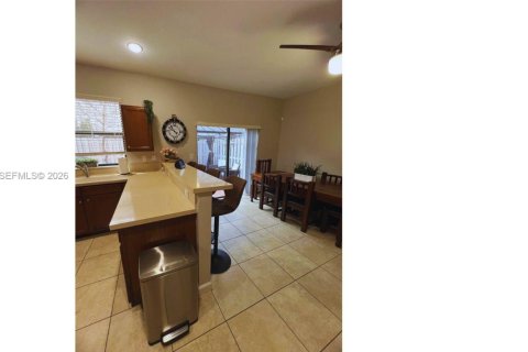 Adosado en alquiler en Miami, Florida, 3 dormitorios, 157.93 m2 № 2042742 - foto 8