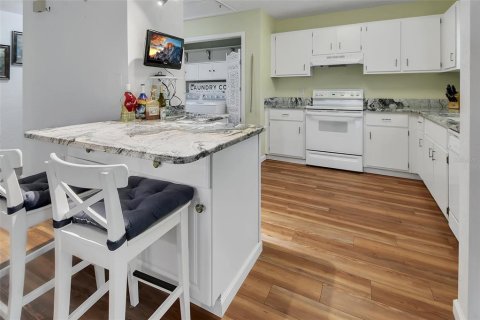 Copropriété à vendre à DeLand, Floride: 2 chambres, 111.11 m2 № 2107911 - photo 8