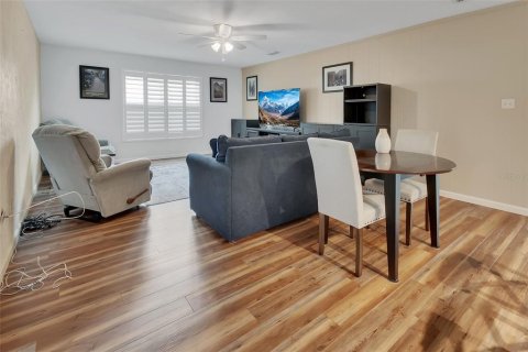 Copropriété à vendre à DeLand, Floride: 2 chambres, 111.11 m2 № 2107911 - photo 4