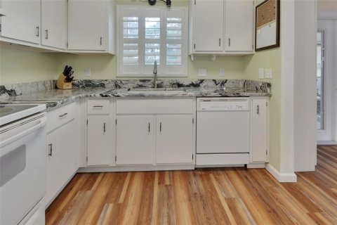 Copropriété à vendre à DeLand, Floride: 2 chambres, 111.11 m2 № 2107911 - photo 10