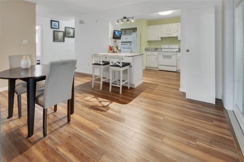 Copropriété à vendre à DeLand, Floride: 2 chambres, 111.11 m2 № 2107911 - photo 7