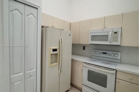 Copropriété à louer à Homestead, Floride: 2 chambres, 86.4 m2 № 2019089 - photo 9