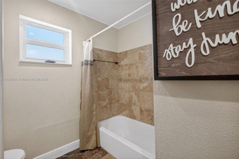 Villa ou maison à vendre à Homestead, Floride: 3 chambres, 147.62 m2 № 1964079 - photo 21