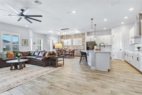 Casa en venta en Orlando, Florida, 4 dormitorios, 272.3 m2 № 2420629 - foto 6
