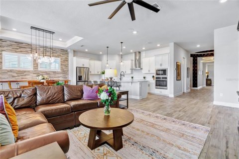 Casa en venta en Orlando, Florida, 4 dormitorios, 272.3 m2 № 2420629 - foto 8