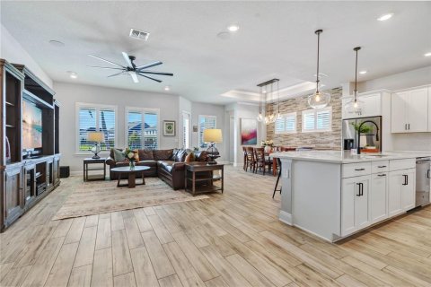 Casa en venta en Orlando, Florida, 4 dormitorios, 272.3 m2 № 2420629 - foto 4