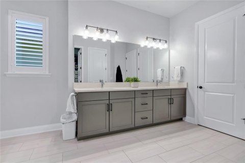 Casa en venta en Orlando, Florida, 4 dormitorios, 272.3 m2 № 2420629 - foto 14