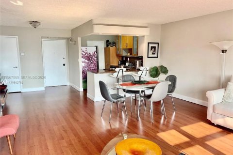 Condo in Bay Harbor Islands, Florida, 1 bedroom  № 2029694 - photo 5