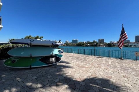 Condo in Bay Harbor Islands, Florida, 1 bedroom  № 2029694 - photo 14