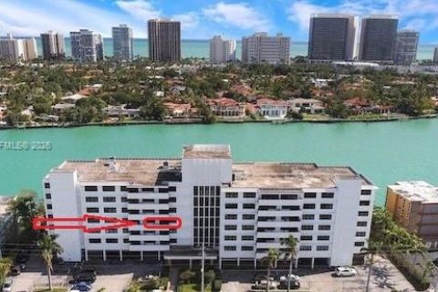 Condo in Bay Harbor Islands, Florida, 1 bedroom  № 2029694