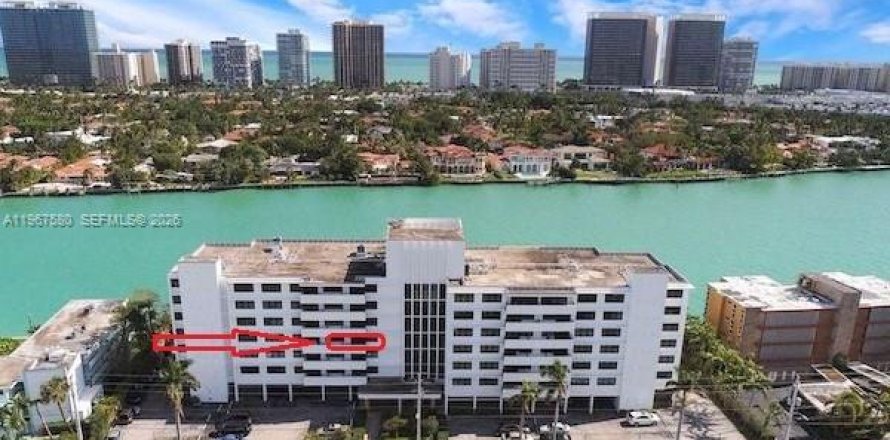 Condo in Bay Harbor Islands, Florida, 1 bedroom  № 2029694