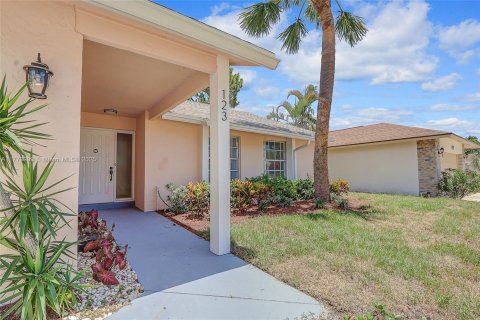 House in Jupiter, Florida 4 bedrooms, 202.62 sq.m. № 1696102 - photo 25
