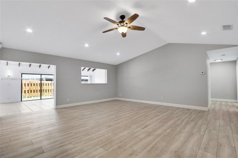 House in Jupiter, Florida 4 bedrooms, 202.62 sq.m. № 1696102 - photo 6