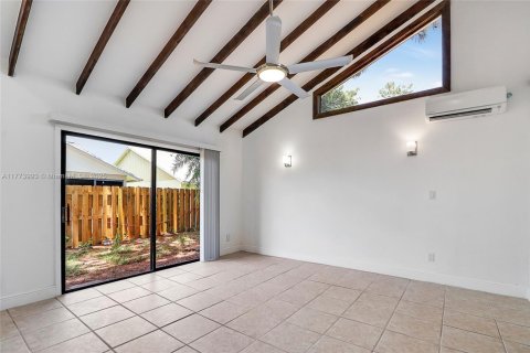 House in Jupiter, Florida 4 bedrooms, 202.62 sq.m. № 1696102 - photo 19