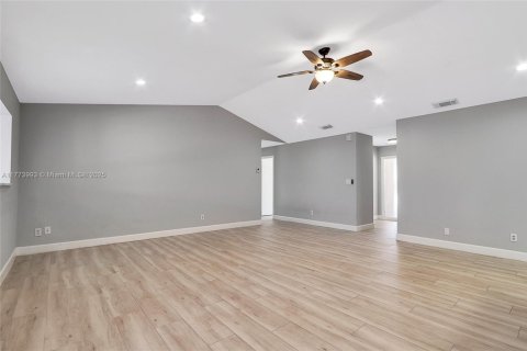 House in Jupiter, Florida 4 bedrooms, 202.62 sq.m. № 1696102 - photo 22