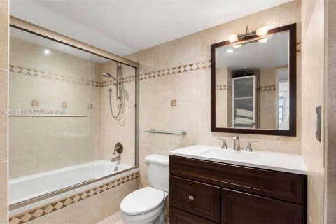 Condo in Aventura, Florida, 1 bedroom  № 2176334 - photo 12