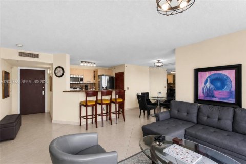 Condo in Aventura, Florida, 1 bedroom  № 2176334 - photo 4