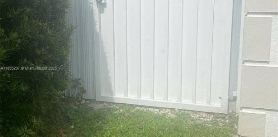 Immobilier commercial à Miramar, Floride 1 chambre, 147.71 m2 № 1877837