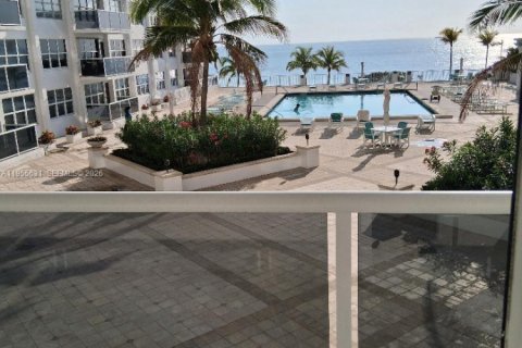 Copropriété à vendre à Fort Lauderdale, Floride: 2 chambres, 169.18 m2 № 2045767 - photo 2