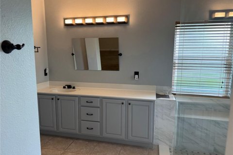 House in Kissimmee, Florida 3 bedrooms, 214.79 sq.m. № 1885649 - photo 26