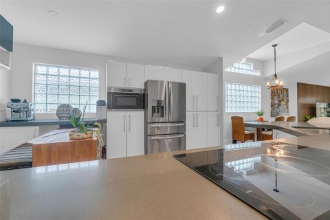 House in Weston, Florida 3 bedrooms, 150.04 sq.m. № 1821715 - photo 13