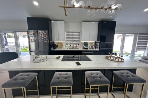Casa en venta en Miami, Florida, 3 dormitorios, 150.04 m2 № 1984326 - foto 9