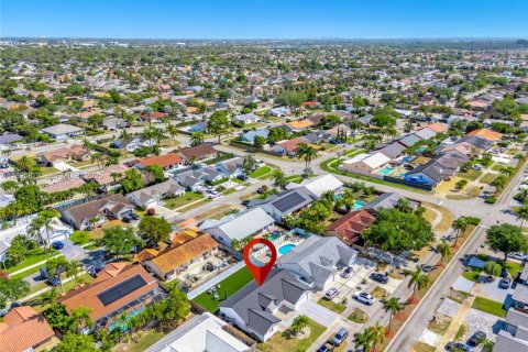 Casa en venta en Miami, Florida, 3 dormitorios, 150.04 m2 № 1984326 - foto 28