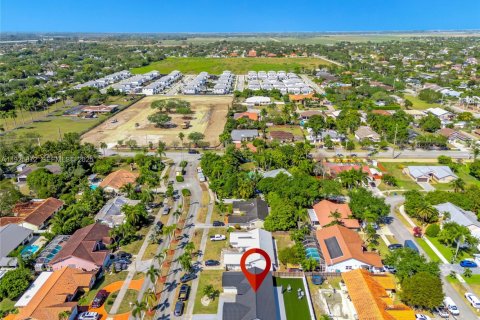 Casa en venta en Miami, Florida, 3 dormitorios, 150.04 m2 № 1984326 - foto 25