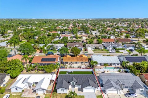 Casa en venta en Miami, Florida, 3 dormitorios, 150.04 m2 № 1984326 - foto 30