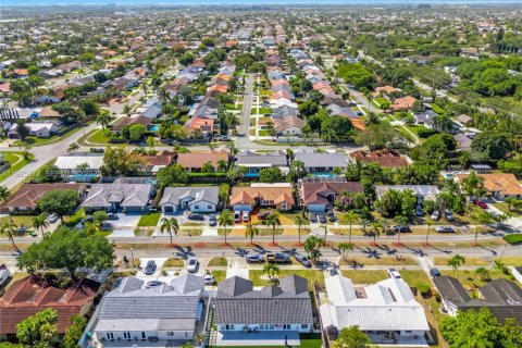Casa en venta en Miami, Florida, 3 dormitorios, 150.04 m2 № 1984326 - foto 26