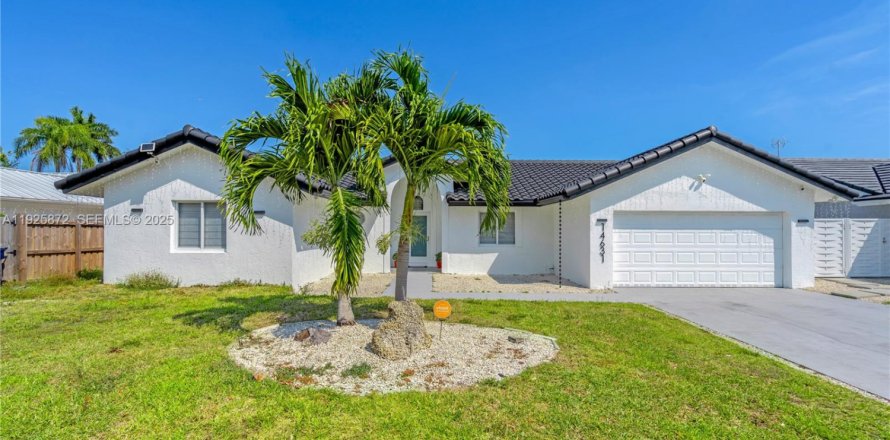 Casa en Miami, Florida 3 dormitorios, 150.04 m2 № 1984326