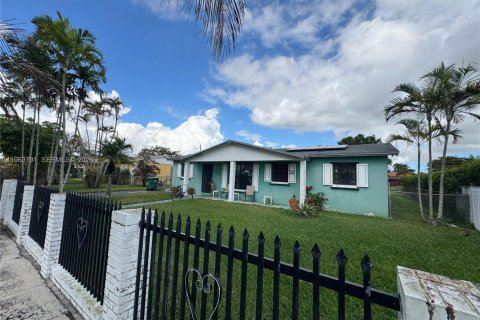 Villa ou maison à Miami, Floride 3 chambres, 107.4 m2 № 2025477