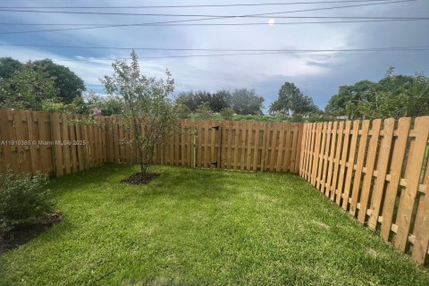 Touwnhouse à louer à Coral Springs, Floride: 3 chambres, 158.49 m2 № 1966582 - photo 11