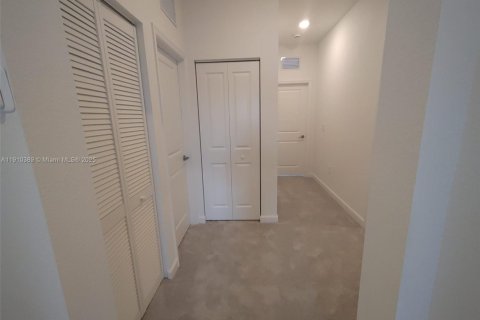 Touwnhouse à louer à Coral Springs, Floride: 3 chambres, 158.49 m2 № 1966582 - photo 19