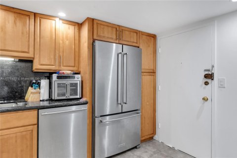 Apartamento en alquiler en Miami, Florida, 1 dormitorio, 79.99 m2 № 1713696 - foto 15