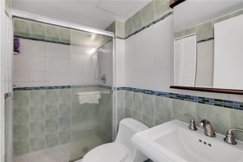 Apartamento en alquiler en Miami, Florida, 1 dormitorio, 79.99 m2 № 1713696 - foto 18