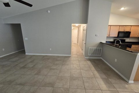 Villa ou maison à louer à Winter Haven, Floride: 4 chambres, 148.64 m2 № 2381077 - photo 4