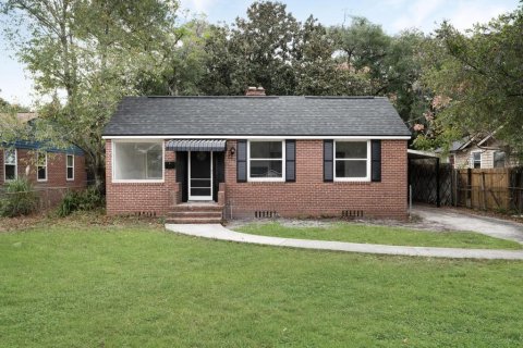 House in Jacksonville, Florida 3 bedrooms, 95.13 sq.m. № 2387163