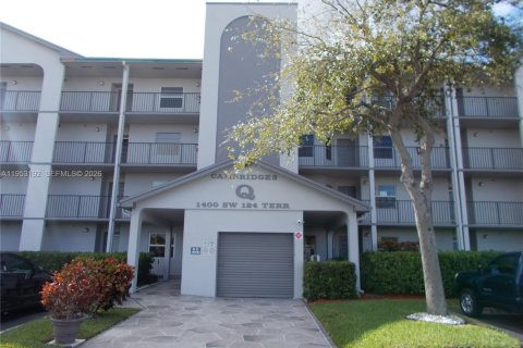 Estudio en el Condominio en Pembroke Pines, Florida  № 2008779