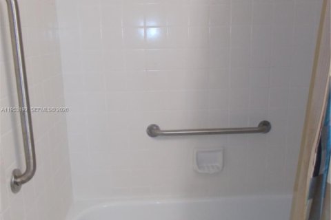 Condominio en venta en Pembroke Pines, Florida, 47.75 m2 № 2008779 - foto 9